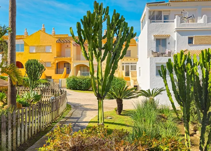 Zahara Sol Villas Y Apartamentos By Qhotels