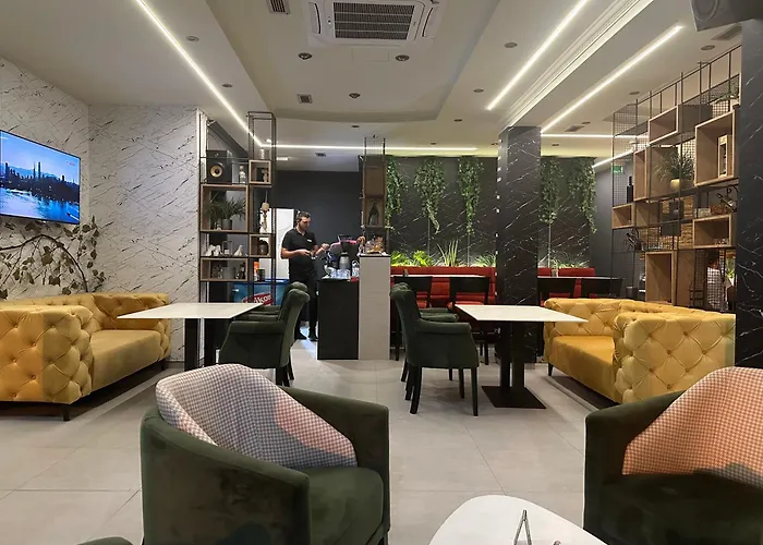 Hotel S