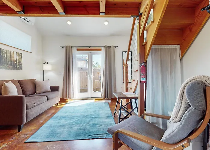 Sequoia Cottage
