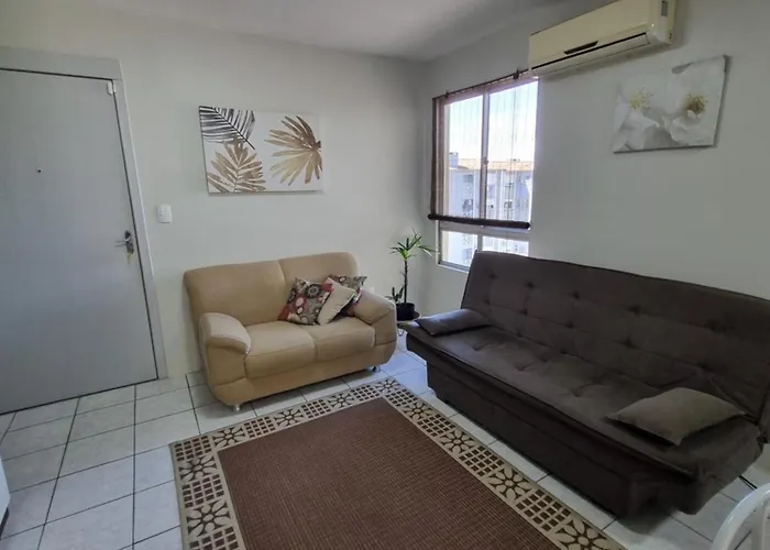 Apto 2 quartos, cond fechado, com vaga, quarto andar