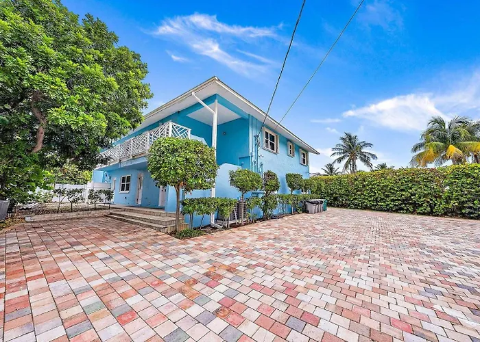 Hutchinson Island Beach Retreat - Ground Floor Condo - Pets Welcome