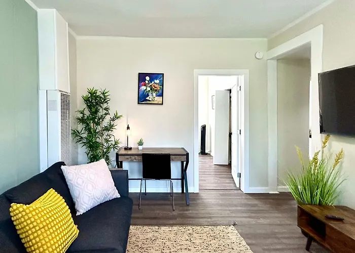Modern Deluxe Kitchen, King Bed, Laundry, Dt Renton Close To Valley Med & Seatac