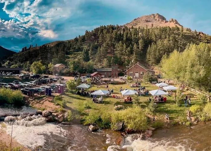 River Mountain Getaway-Private, Large, In- Law Apt