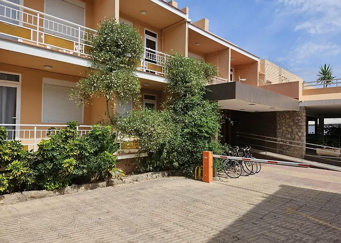 Eco Avenida Hotel & Parking