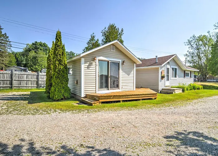 'Tiny House Cottage 6' W/ Dock On Crooked Lake