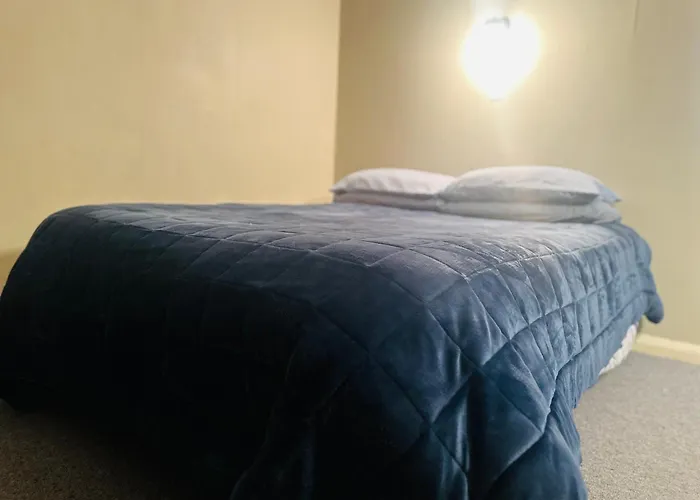 Merrylees Budget Hotel