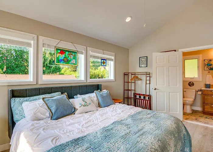 Studio W/ Bay View: Beach Access! Octopus'S Garden