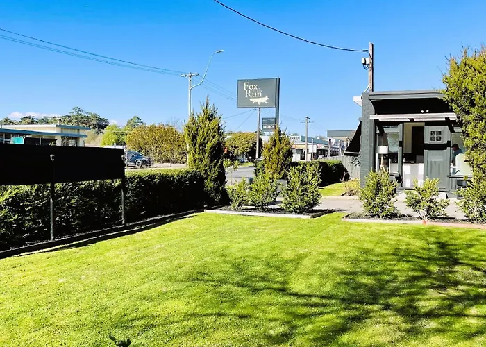Fox On The Run - Motel Kilmore