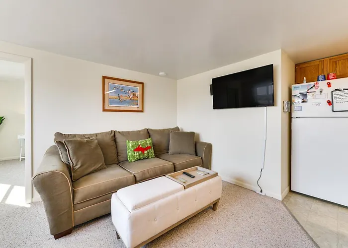 Cozy Apt < 1 Mi Near Lake Huron & Mackinac Island!