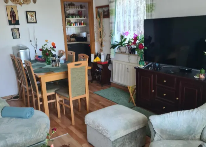Zimmer für Übernachtung in einer Wohngemeinschaft in der Nähe des Flughafens Leipzig,Halle
