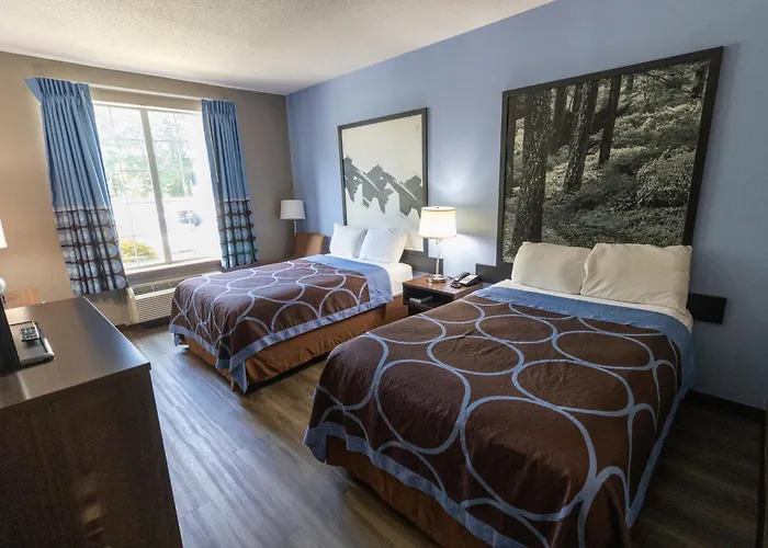 Super 8 By Wyndham Smithfield-Selma
