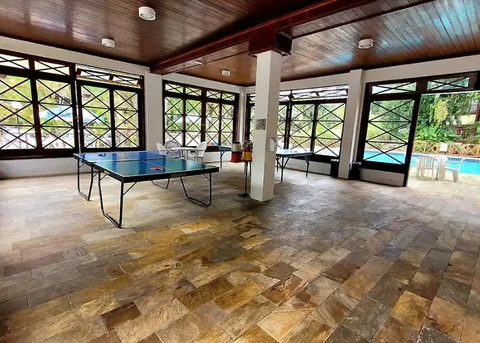 Apartamento com varanda em frente a Praia de Maresias