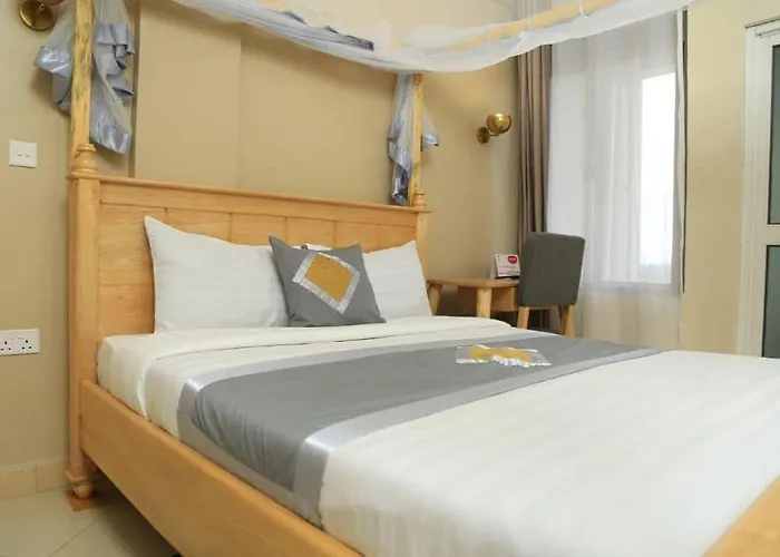 Jade Hotel