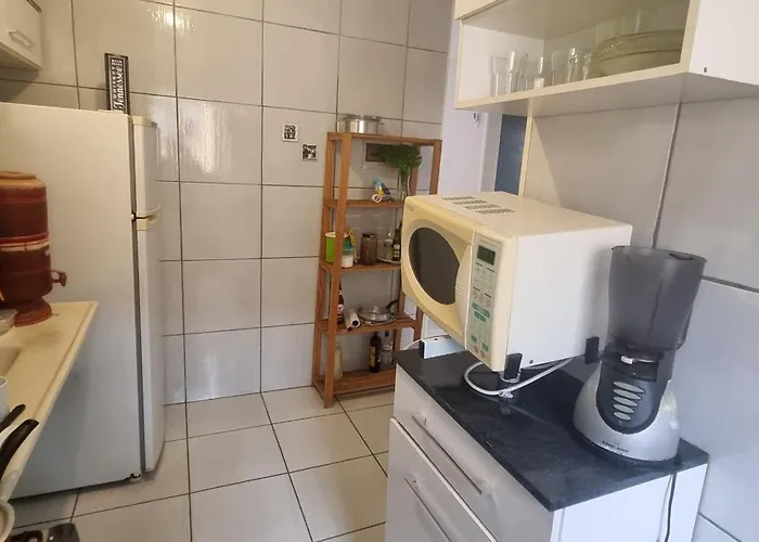 Apê simples, completo e bem localizado!