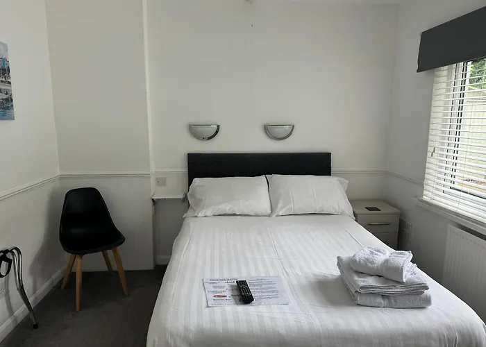 Cottage Court Hotel