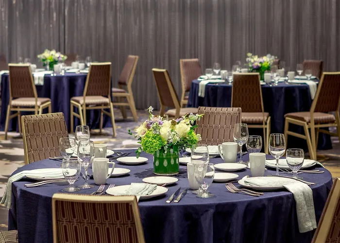 Sheraton Commander Hotel