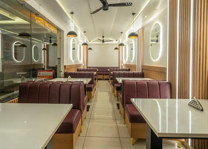 Hotel The Vaishvik Banganga Road