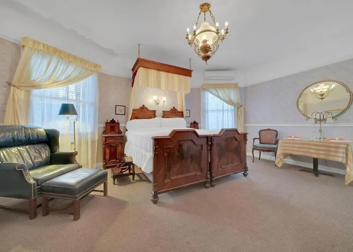 Romantic Victorian Getaway The Blue Room