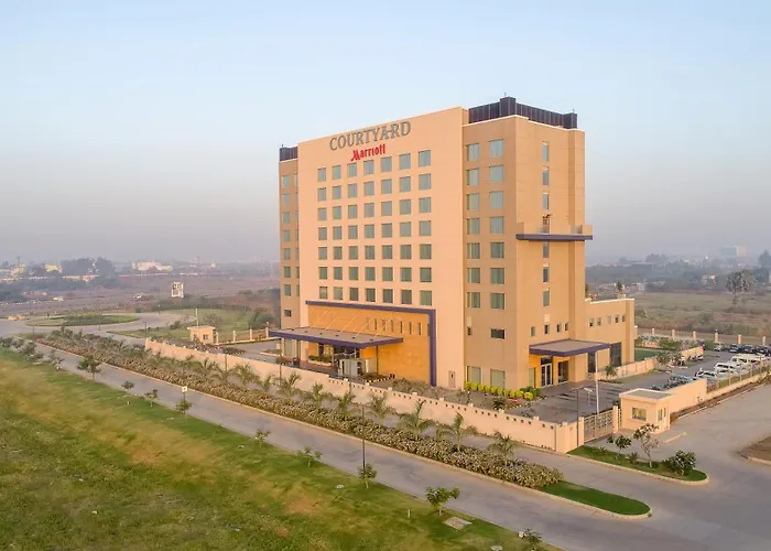 Courtyard By Marriott Surat