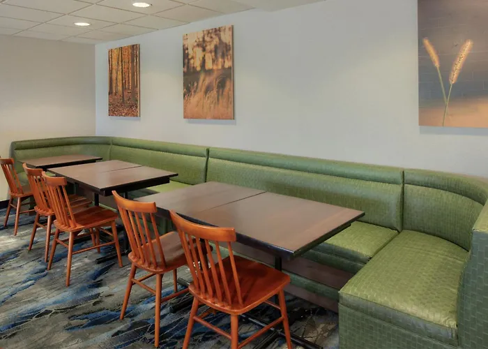 Fairfield Inn & Suites By Marriott Dayton Troy