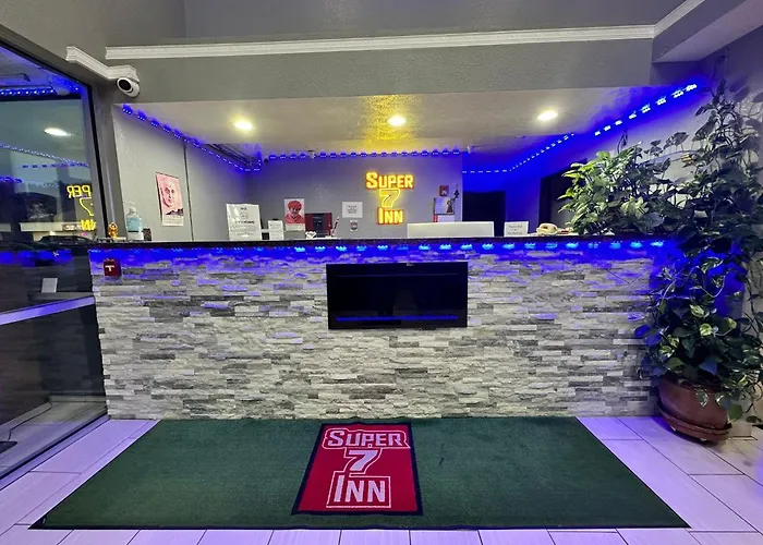 Super 7 Inn Tecumseh