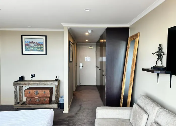 Mt Buller Chalet Hotel & Suites