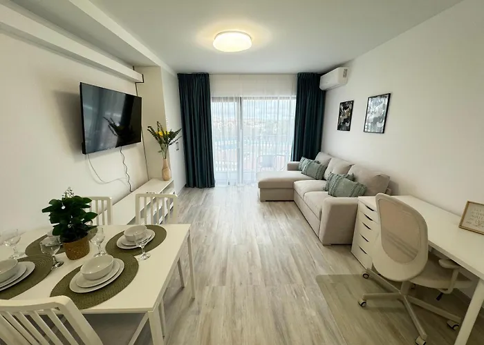 Luxury Avanera Towers Apartments 1-2 Bdm With Parking Option