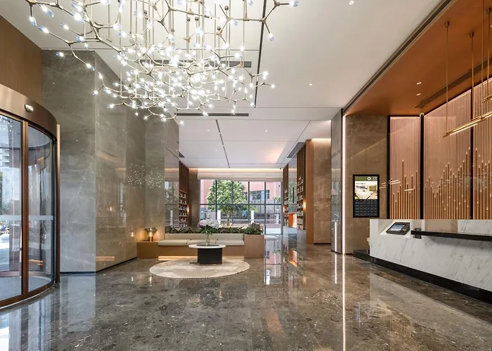 Atour Hotel Jiangmen Huayin Plaza
