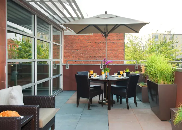 Courtyard By Marriott Seattle Everett Downtown