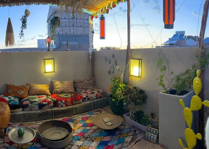Riad Lumiere