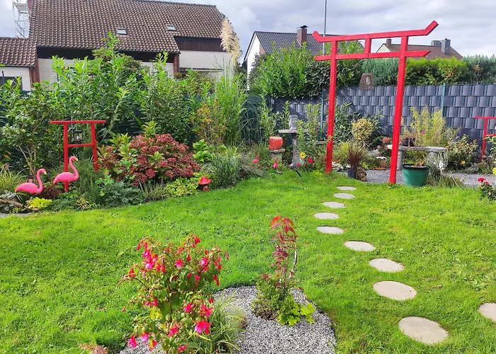 Uni, FH, Gesundheits Campus nähe, Ferienwohnung mit Garten&Terrasse