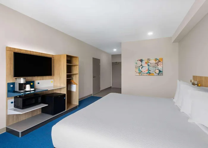 Microtel Inn & Suites By Wyndham Lachute