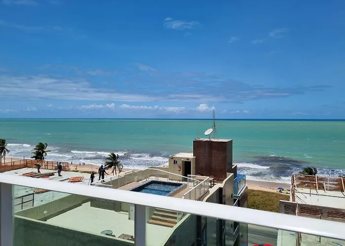 Confortável Flat com vista parcial do mar de Intermares