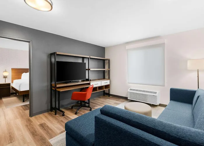 Everhome Suites Lexington - Horse Park