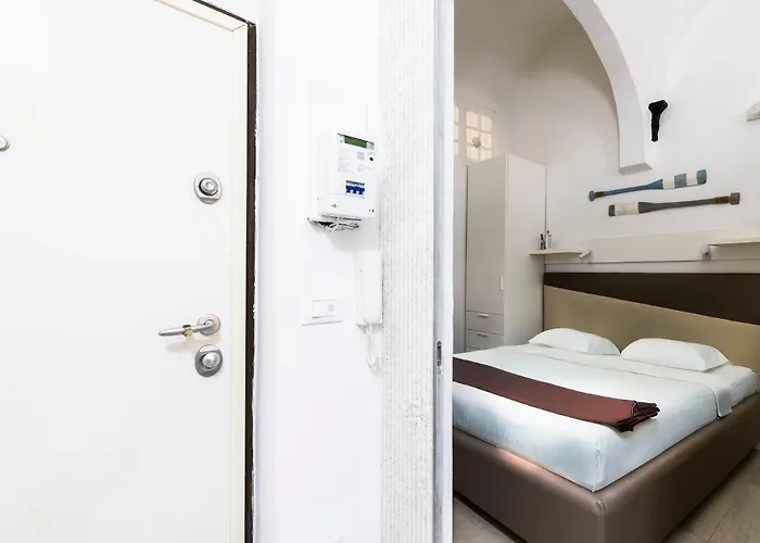 La Suite Del Monaco Marinaio