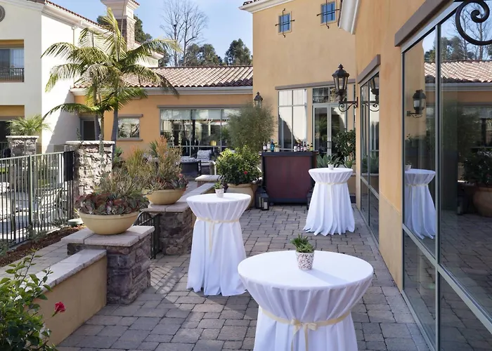 Courtyard By Marriott Santa Barbara Goleta
