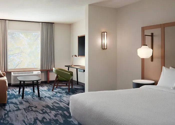 Fairfield Inn & Suites Shawnee
