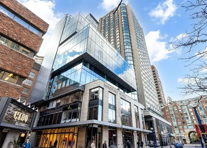 Luxury 3-Beds Apartment In Yorkville With The Best City View In Downtown Toronto