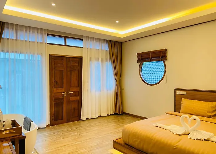 Fuhao Banrakthai บ้านรักไทย