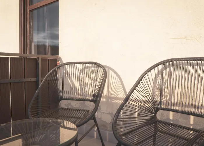 140qm Luxuriöses Penthouse mitten in Schwäbisch Gmünd, 70qm Dachterrasse&Top-Lage, mit WHIRPOOL, Jetzt buchen!