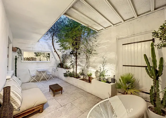 La Maison Blanche Intra-Muros Free Parking