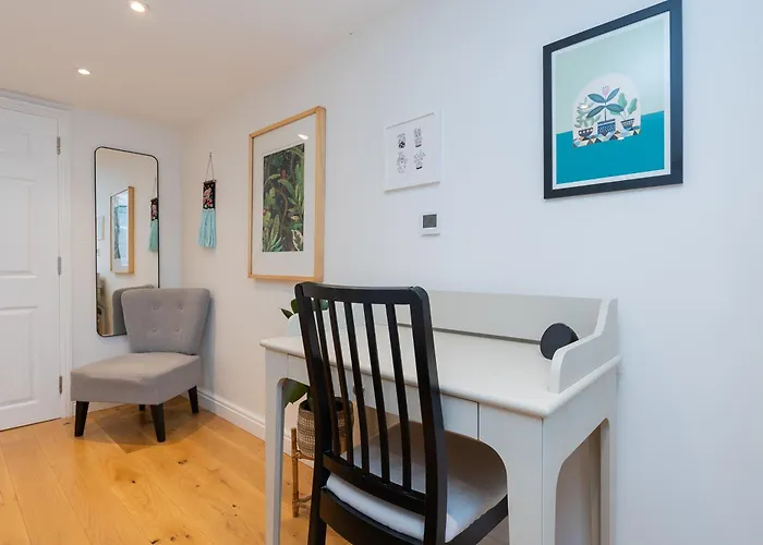 The Old Wire Factory, Unique Central 2-Bedroom Apartment