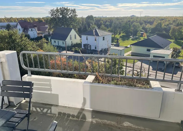 Komfortables Apartment, Ihr Zuhause auf Zeit mit 3 Schlafzimmern, 2 Balkonen, Netflix&24h Check-In