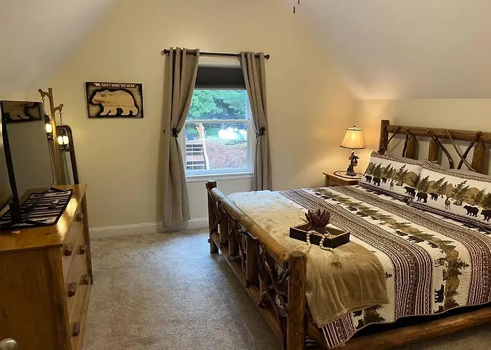 Helen, Ga Bear Paw Haus 4 Bdrm, Sleeps 10, Fire Pit, Pool Table, On Golf Course