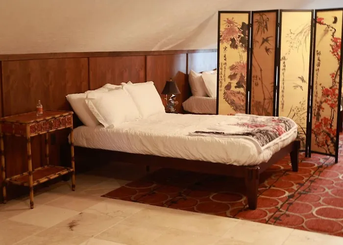 Chateau Connellsville Serenity Terrace Suite