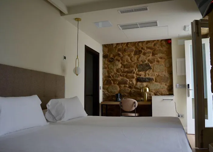 Corona De Galicia Rooms