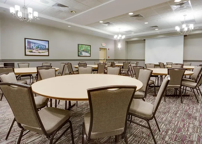 Drury Inn & Suites Middletown Franklin