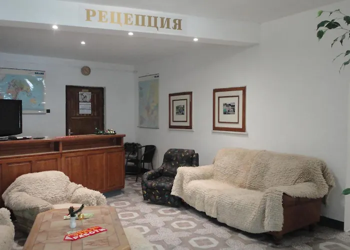 Семеен Хотел Узана