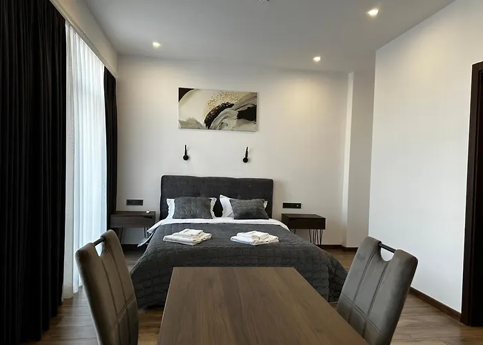 Mayster Home