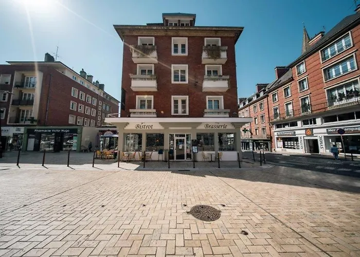 Brit Hotel Privilege Lisieux - La Villa Des Arts